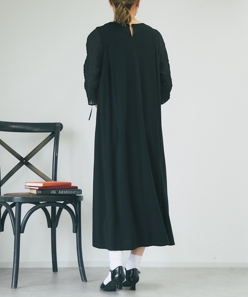 un dix cors（アンディコール）の「《オケージョン》袖ギャザーシルケットワンピース（ドレス・レディース・ブラック・FREE）」の5枚目の写真