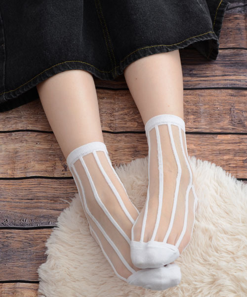 TONE SELECT GOODS(トーンセレクトグッズ)の「【float】モノトーン デザイン シースルー クルー丈ソックス【4パターン展開】(ソックス/靴下・レディース・ブラック系2/ブラック系4/ブラック系1/ブラック系3/ホワイト系3/ホワイト系1/ホワイト系2/ホワイト系4・FREE)」の14枚目の写真