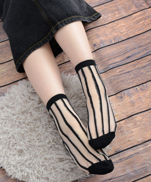 TONE SELECT GOODS(トーンセレクトグッズ)の「【float】モノトーン デザイン シースルー クルー丈ソックス【4パターン展開】(ソックス/靴下・レディース・ブラック系2/ブラック系4/ブラック系1/ブラック系3/ホワイト系3/ホワイト系1/ホワイト系2/ホワイト系4・FREE)」の18枚目の写真