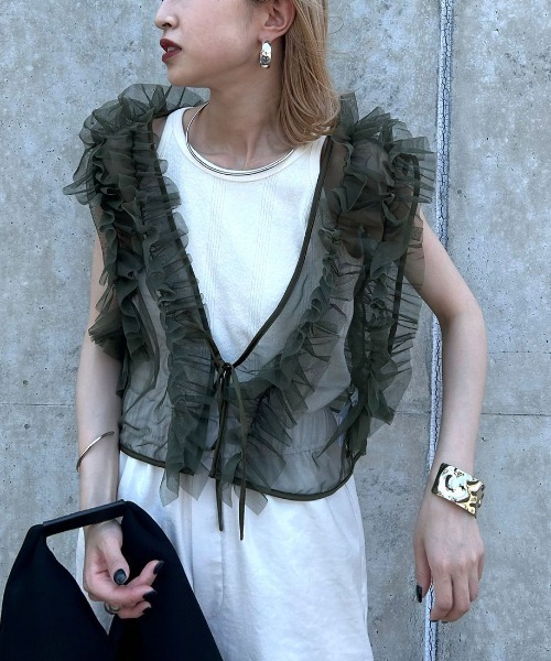 bulle de savon（ビュルデサボン）の「Lace×tulle frill ベスト