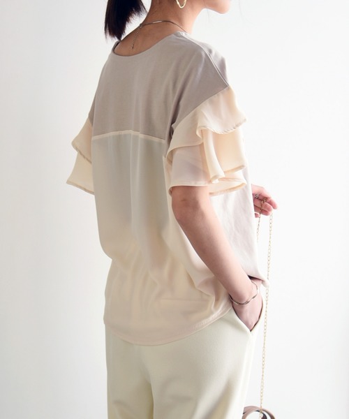 and it_(アンドイット)の「異素材切替ティアード袖プルオーバー(Tシャツ/カットソー・レディース・ブラック/オフホワイト/グレイッシュベージュ・M)」の9枚目の写真