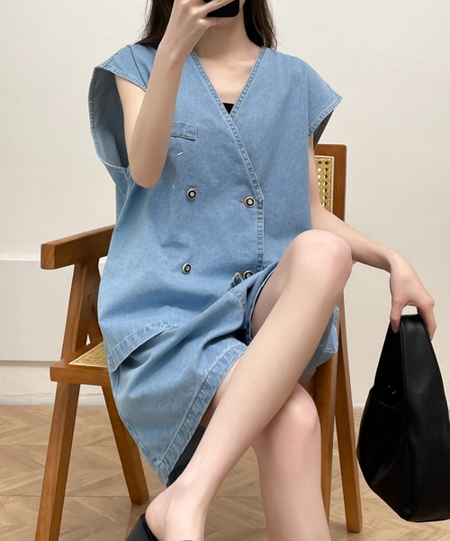 Diosfront(ディオスフロント)の「レイヤード風短パンデニムオールインワン(つなぎ/オールインワン・レディース・ブルー/ネイビー・FREE)」の4枚目の写真