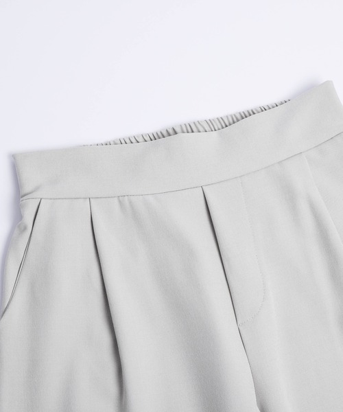 La-gemme(ラジェム)の「カーブシルエットサロペット(サロペット/オーバーオール・レディース・ベージュ系その他/グリーン系その他/ライトグレー/ブラック・フリー)」の11枚目の写真