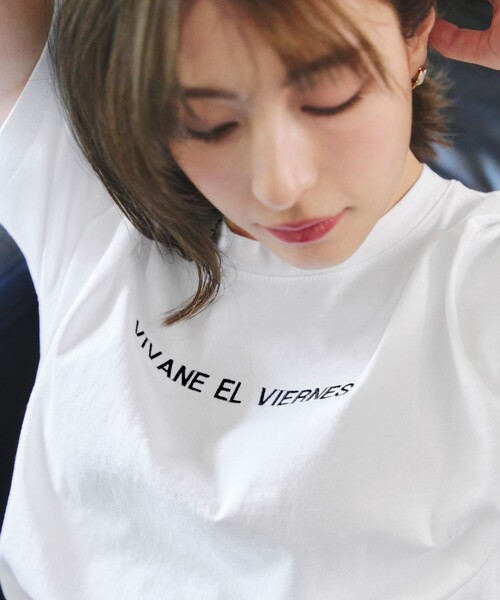 Tiaclasse(ティアクラッセ)の「刺繍ロゴシンプルTシャツ(Tシャツ/カットソー・レディース・ネイビー/ベージュ/オフホワイト・FREE)」の6枚目の写真