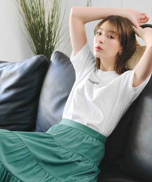 Tiaclasse(ティアクラッセ)の「刺繍ロゴシンプルTシャツ(Tシャツ/カットソー・レディース・ネイビー/ベージュ/オフホワイト・FREE)」の8枚目の写真
