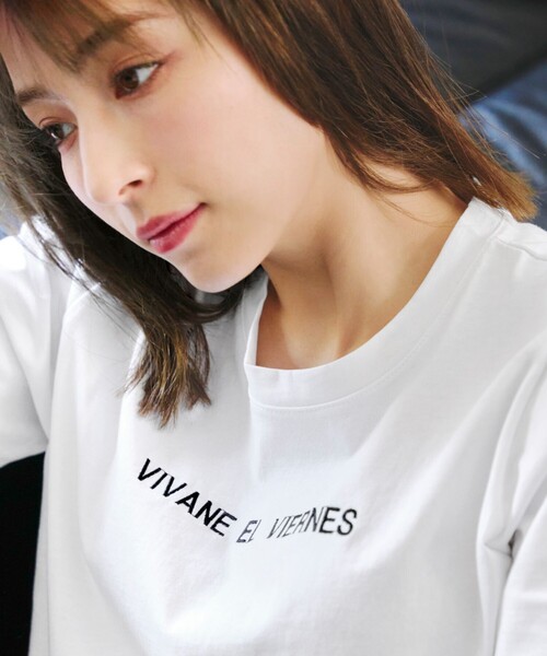 Tiaclasse(ティアクラッセ)の「刺繍ロゴシンプルTシャツ(Tシャツ/カットソー・レディース・ネイビー/ベージュ/オフホワイト・FREE)」の9枚目の写真