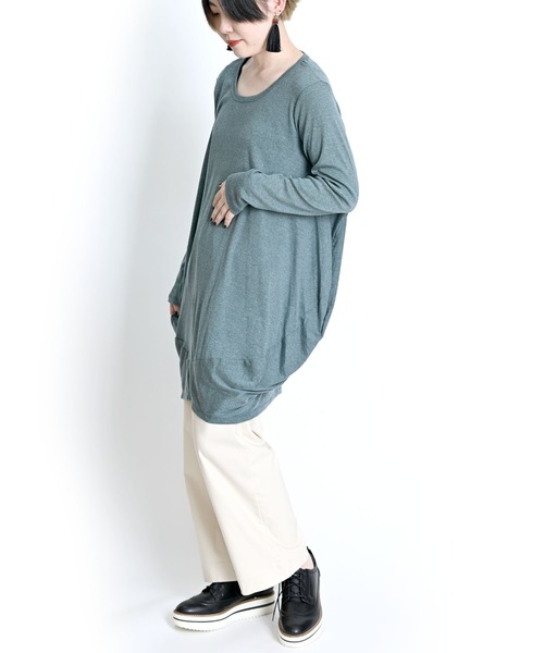 MARAI（マーライ）の「コクーンシルエット 長袖ロングTシャツ（Tシャツ/カットソー・レディース・レッド/グレー系/グリーン/グレー/マスタード/ブルー/ピンク・FREE）」の5枚目の写真