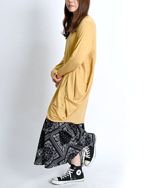 MARAI（マーライ）の「コクーンシルエット 長袖ロングTシャツ（Tシャツ/カットソー・レディース・レッド/グレー系/グリーン/グレー/マスタード/ブルー/ピンク・FREE）」の6枚目の写真