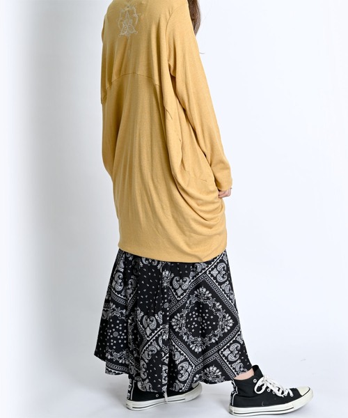 MARAI（マーライ）の「コクーンシルエット 長袖ロングTシャツ（Tシャツ/カットソー・レディース・レッド/グレー系/グリーン/グレー/マスタード/ブルー/ピンク・FREE）」の21枚目の写真