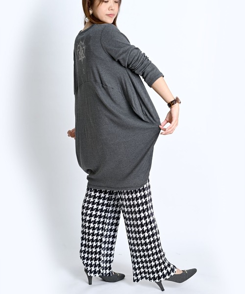MARAI（マーライ）の「コクーンシルエット 長袖ロングTシャツ（Tシャツ/カットソー・レディース・レッド/グレー系/グリーン/グレー/マスタード/ブルー/ピンク・FREE）」の8枚目の写真