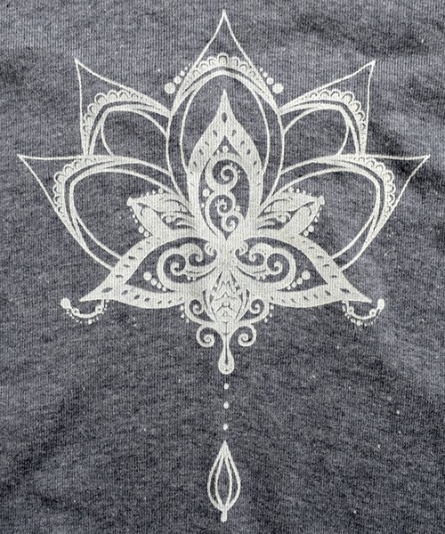 MARAI（マーライ）の「コクーンシルエット 長袖ロングTシャツ（Tシャツ/カットソー・レディース・レッド/グレー系/グリーン/グレー/マスタード/ブルー/ピンク・FREE）」の11枚目の写真