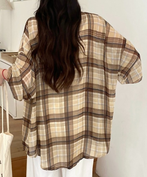 LADY LIKE(レディライク)の「チェック柄ゆったりシアーシャツ(シャツ/ブラウス・レディース・ベージュ/レッド/ホワイト/ブラック/ブルー/ピンク/サックスブルー・M)」の22枚目の写真