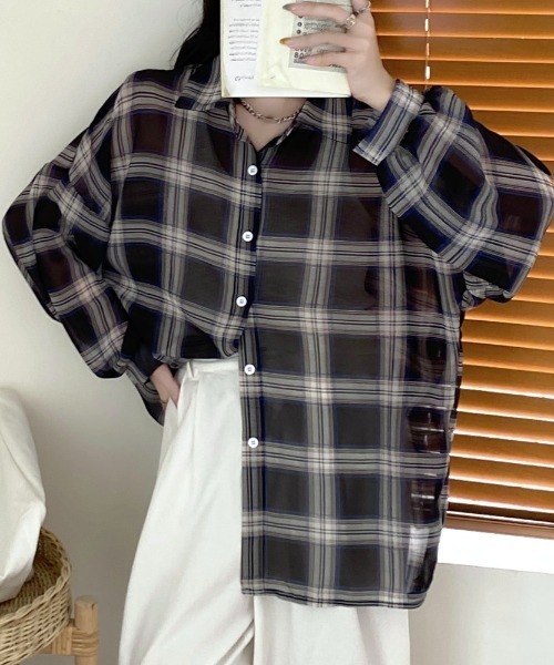 LADY LIKE(レディライク)の「チェック柄ゆったりシアーシャツ(シャツ/ブラウス・レディース・ベージュ/レッド/ホワイト/ブラック/ブルー/ピンク/サックスブルー・M)」の20枚目の写真