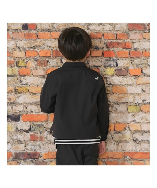 KP BOY（ケーピーボーイ）の「合繊無地長袖シャツ(90～160)（シャツ/ブラウス・キッズ・ブラック・160cm/150cm/140cm/130cm/120cm/110cm）」の4枚目の写真