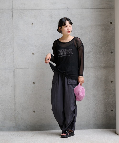 ENIM BY VICKY(エニムバイビッキー)の「シアーロゴプリントロンT《手洗い可能》(Tシャツ/カットソー・レディース・ブラック/ホワイト・M)」の13枚目の写真