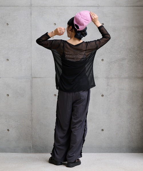 ENIM BY VICKY(エニムバイビッキー)の「シアーロゴプリントロンT《手洗い可能》(Tシャツ/カットソー・レディース・ブラック/ホワイト・M)」の15枚目の写真