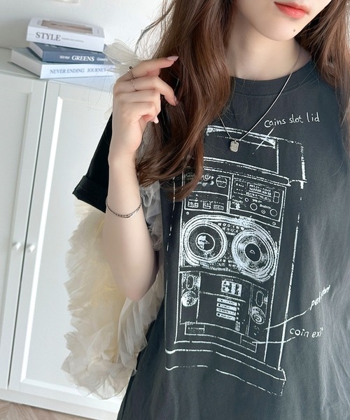 classicalelf(クラシカルエルフ)の「トレンドのレトロ感が魅力。綿100%コインゲームレトログラフィックプリントTシャツ(Tシャツ/カットソー・レディース・ホワイト/チャコール・MEDIUM/LARGE/X-LARGE/SMALL)」の3枚目の写真