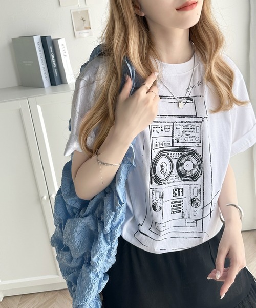 classicalelf(クラシカルエルフ)の「トレンドのレトロ感が魅力。綿100%コインゲームレトログラフィックプリントTシャツ(Tシャツ/カットソー・レディース・ホワイト/チャコール・MEDIUM/LARGE/X-LARGE/SMALL)」の6枚目の写真