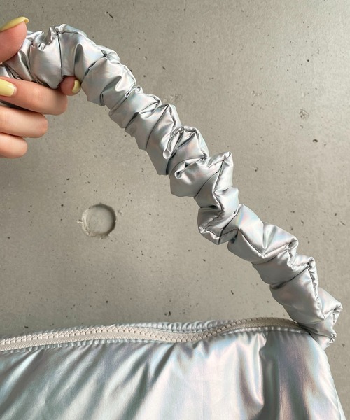 shyam inspiration(シャムインスピレーション)の「モコモコ バッグ(ショルダーバッグ・レディース・その他/ホワイト/ブラック・FREE)」の11枚目の写真