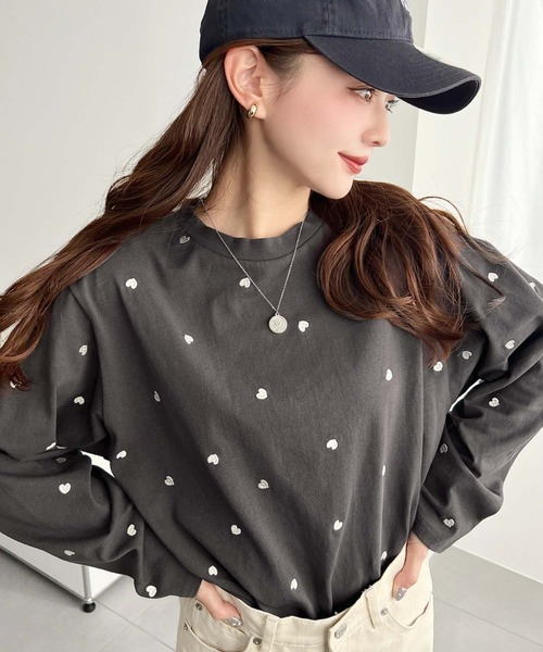moment+(モーメントプラス)の「綿100%天竺. ハート刺繍ロングTシャツ(Tシャツ/カットソー・レディース・オートミール/ピンク/ブラック/チャコールグレー/オフホワイト・M/L)」の7枚目の写真