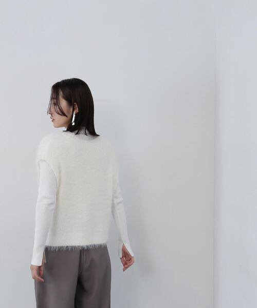 NATURAL BEAUTY BASIC（ナチュラルビューティーベーシック）の「◇フェザーベストレイヤードセット（ベスト・レディース・オフホワイト/グレー系その他/ベージュ系その他・FREE）」の22枚目の写真