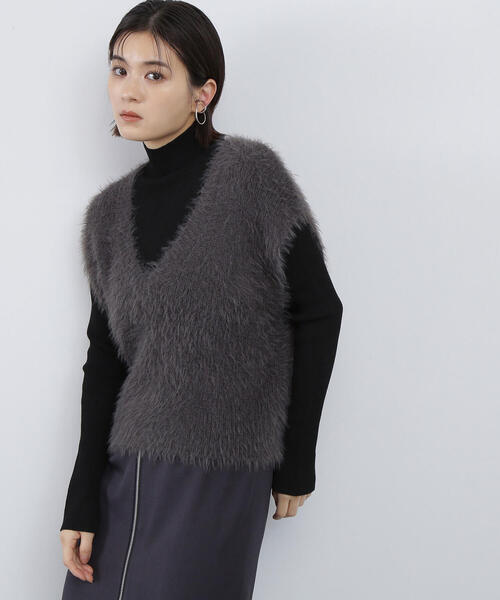 NATURAL BEAUTY BASIC（ナチュラルビューティーベーシック）の「◇フェザーベストレイヤードセット（ベスト・レディース・オフホワイト/グレー系その他/ベージュ系その他・FREE）」の2枚目の写真