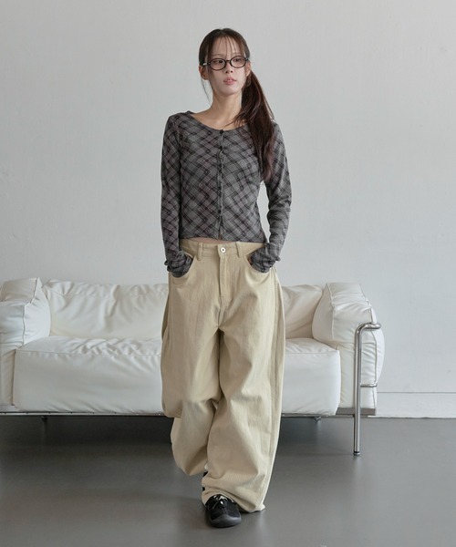 UNE MANSION(ユヌマンション)の「デイリーチェックシースールーカーディガン(カーディガン/ボレロ・レディース・ブラック/アイボリー/イエロー/ベージュ・FREE)」の7枚目の写真