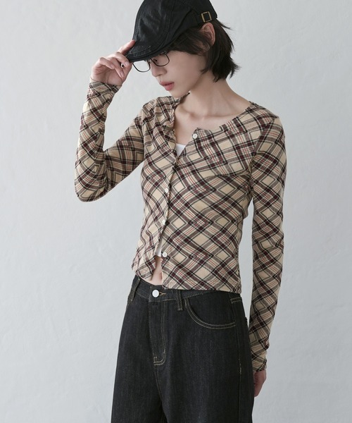 UNE MANSION(ユヌマンション)の「デイリーチェックシースールーカーディガン(カーディガン/ボレロ・レディース・ブラック/アイボリー/イエロー/ベージュ・FREE)」の14枚目の写真