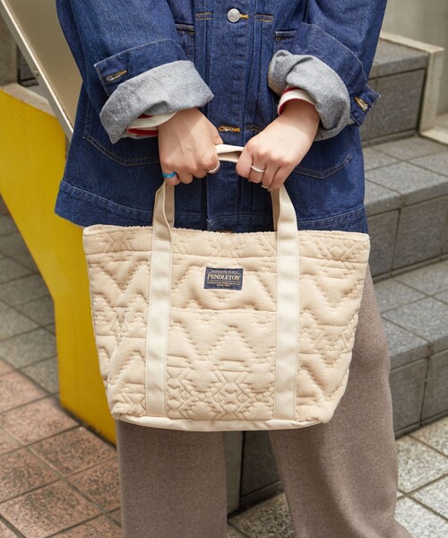 FREAK'S STORE(フリークスストア)の「PENDLETON × FREAK'S STORE/ペンドルトン 限定展開 別注 FLEACE QLT TOTE/フリース キルト トート(トートバッグ)(トートバッグ・レディース・ベージュ/ブラック/オリーブ・ONE SIZE)」の11枚目の写真