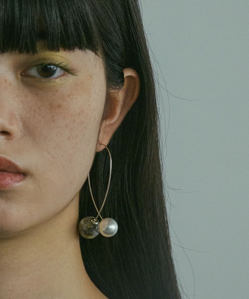 Three Four Time(スリーフォータイム)の「クロスパールキャッチピアス【結婚式/パーティ/フォーマル/デイリー】(ピアス(両耳用)・レディース・シルバー・FREE)」の1枚目の写真