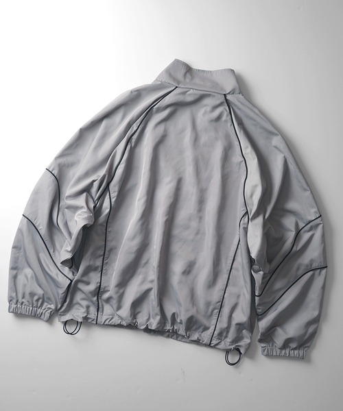 Confirm（コンファーム）の「Y2K ブロークコア ワンポイントロゴプリント フルジップトラックジャケット 切替パイピングライン ナイロンブルゾン ドローコード ユニセックス【Confirm】（ナイロンジャケット・メンズ・ホワイト/ブラック/グレー・M/L）」の8枚目の写真