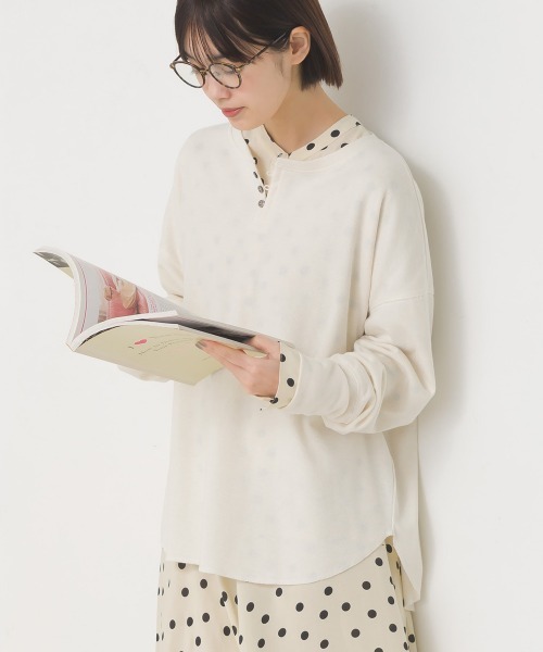 OMNES（オムネス）の「リブ裾ラウンドヘンリーネックプルオーバー（Tシャツ/カットソー・レディース・ブラック系その他/アイボリー/ブラック/グレー系その他/ホワイト系その他/ベージュ系その他/ホワイト系その他2/グレー/ベージュ×ブラック/ラベンダー・FREE）」の2枚目の写真