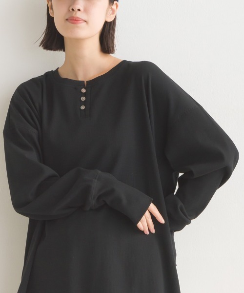 OMNES（オムネス）の「リブ裾ラウンドヘンリーネックプルオーバー（Tシャツ/カットソー・レディース・ブラック系その他/アイボリー/ブラック/グレー系その他/ホワイト系その他/ベージュ系その他/ホワイト系その他2/グレー/ベージュ×ブラック/ラベンダー・FREE）」の13枚目の写真