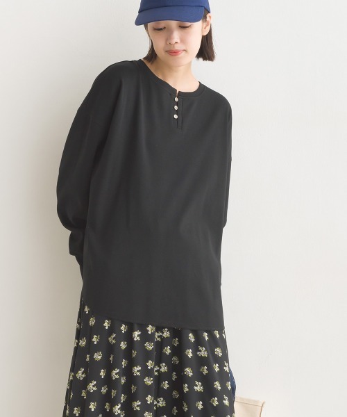 OMNES（オムネス）の「リブ裾ラウンドヘンリーネックプルオーバー（Tシャツ/カットソー・レディース・ブラック系その他/アイボリー/ブラック/グレー系その他/ホワイト系その他/ベージュ系その他/ホワイト系その他2/グレー/ベージュ×ブラック/ラベンダー・FREE）」の15枚目の写真