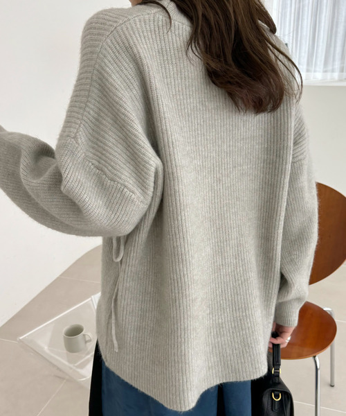 Ada.(エイダ)の「ウエストドローストリングチュニック ニット(ニット/セーター・レディース・アイボリー/ブラウン/グレー・FREE)」の22枚目の写真