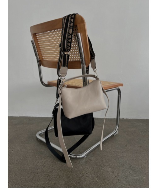 AMAIL（アマイル）の「Bero chameleon bag（ショルダーバッグ・レディース・ベージュ/ブラック・FREE）」の15枚目の写真