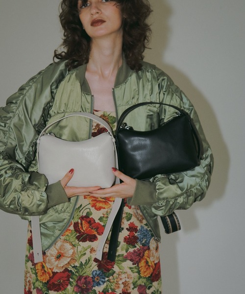 AMAIL（アマイル）の「Bero chameleon bag（ショルダーバッグ・レディース・ベージュ/ブラック・FREE）」の6枚目の写真