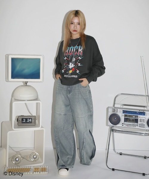 Disney(ディズニー)の「Disney(ディズニー) ミッキー/ 別注ヴィンテージ加工 オーバーサイズクルーネックスウェットプルオーバー(スウェット・メンズ・ブラック系1/ブラック系2/ブラック系3/グレー系1/グレー系2/グレー系3・S/M/L/XL)」の21枚目の写真