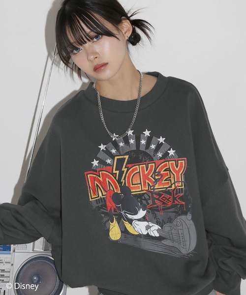 Disney(ディズニー)の「Disney(ディズニー) ミッキー/ 別注ヴィンテージ加工 オーバーサイズクルーネックスウェットプルオーバー(スウェット・メンズ・ブラック系1/ブラック系2/ブラック系3/グレー系1/グレー系2/グレー系3・S/M/L/XL)」の20枚目の写真