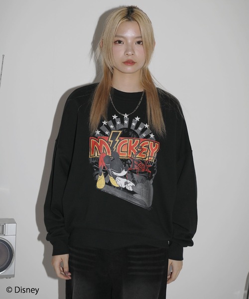 Disney(ディズニー)の「Disney(ディズニー) ミッキー/ 別注ヴィンテージ加工 オーバーサイズクルーネックスウェットプルオーバー(スウェット・メンズ・ブラック系1/ブラック系2/ブラック系3/グレー系1/グレー系2/グレー系3・S/M/L/XL)」の11枚目の写真
