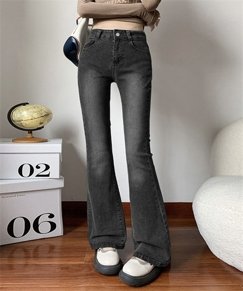 FREE STYLISTS（フリー スタイリスト）の「美脚ハイウエストフレアデニムパンツ（デニムパンツ・レディース・ブラック/ライトブルー・L/XL/2XL/XS/S/M）」の4枚目の写真