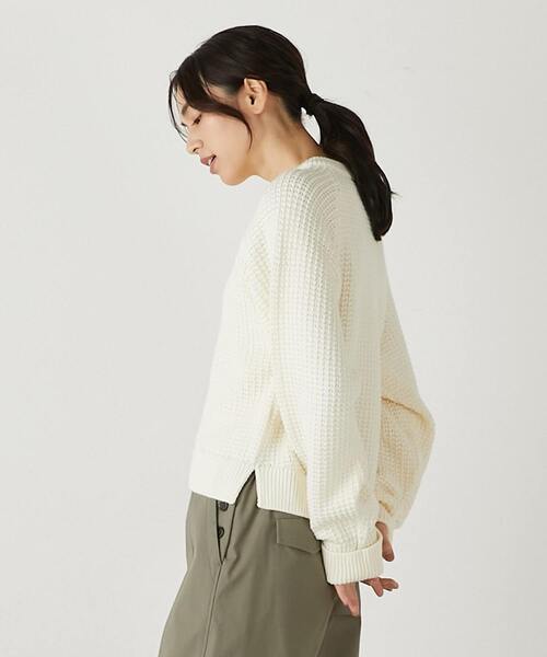 MELROSE claire（メルローズ クレール）の「【リサイクルアクリル地柄編みラグランクルーネックニット】（ニット/セーター・レディース・グリーン/イエロー/オフホワイト・FREE）」の6枚目の写真