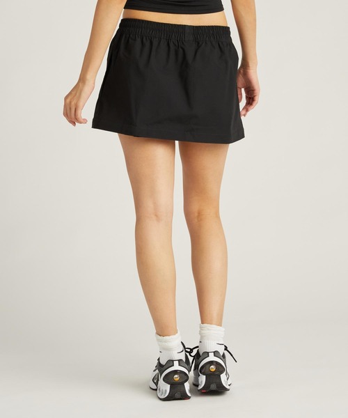 NIKE（ナイキ）の「ナイキ スポーツウェア エッセンシャル ウィメンズ ミッドライズ ウーブン カーゴ ミディ スカート / Nike Sportswear Essential Women's Mid-Rise Woven Cargo Midi Skirt FV7504-010 Black（スカート・レディース・ブラック・S/M/L/XL/XS）」の14枚目の写真