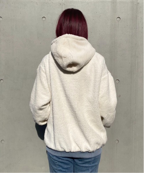 WEGO（ウィゴー）の「WEGO/フード付きリバーシブルボアブルゾン／アウター（ブルゾン・レディース・ブルー/アイボリー/ブラック・MEDIUM/LARGE）」の8枚目の写真