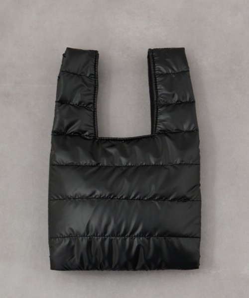 AZUL by moussy(アズールバイマウジー)の「シレー中綿マルシェバッグ(ハンドバッグ・メンズ・ブラック/シルバー・FREE)」の2枚目の写真