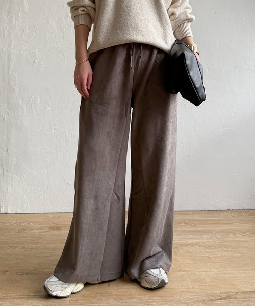 LBC(エルビーシー)の「スエードポンチイージーパンツ(その他パンツ・レディース・カーキ/グレー/モカ/アイボリー・M/L)」の3枚目の写真