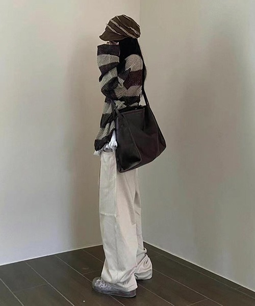 gossip!ロサンゼルス(ゴシップロサンゼルス)の「大容量バッグ ショルダーバッグ ショルダーバッグ 斜め掛けバッグ 通勤 通学に 2WAY(ショルダーバッグ・レディース・ブラック/ブラウン・FREE)」の7枚目の写真