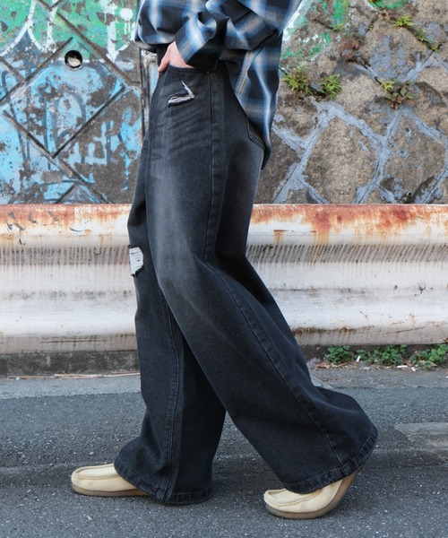 WEGO（ウィゴー）の「WEGO/スーパーバギーダメージデニムパンツ（デニムパンツ・メンズ・ブラック系3/スカイブルー/その他1/その他2/その他4/その他3・MEDIUM/LARGE）」の2枚目の写真