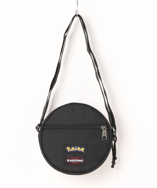 ショルダーバッグ・ポシェット EASTPAK Ada Pokemon Ball Pokémon x Eastpak Ada Pokéball Crossbody Bag | Zumiez
