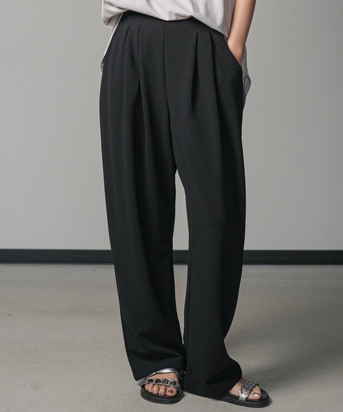 mili an deni(ミリアンデニ)の「カットジョーゼットタックパンツ(スラックス・レディース・チャコールグレー/ブラック/ライトグレー・M)」の2枚目の写真